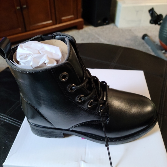 Girls Jelly Beans Aria Hikers size 11 or 12 - Picture 1 of 3